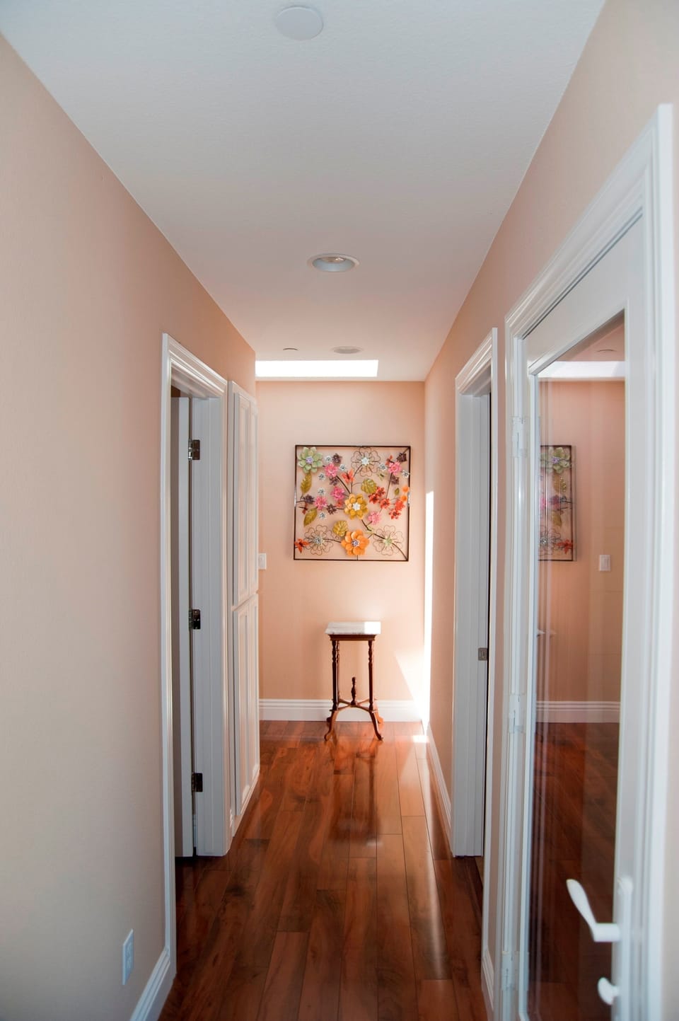 Hall to bedroom 2, bathroom 2 and master bedroom suite (Bedroom 3 /Bathroom 3)