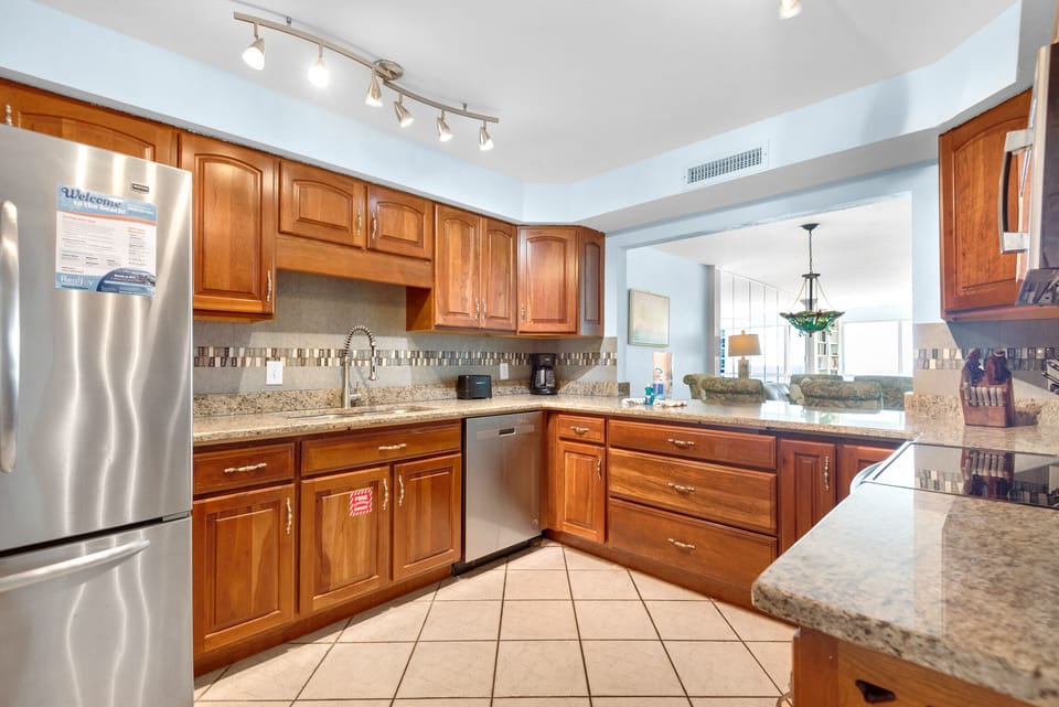 Full kitchen