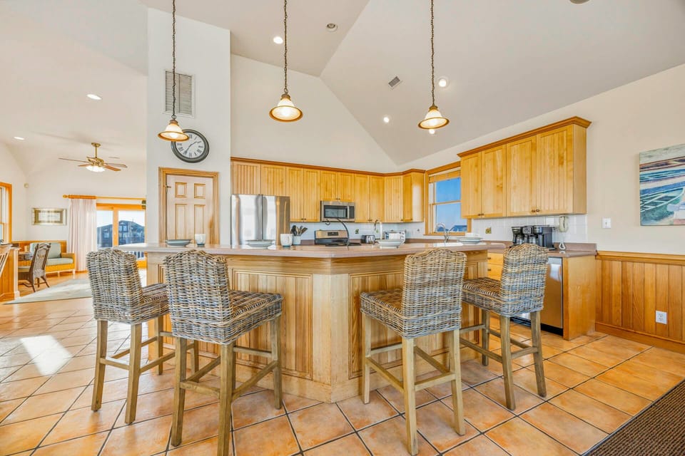 Surf or Sound Realty - 270 - Seagate Station - Kitchen -2