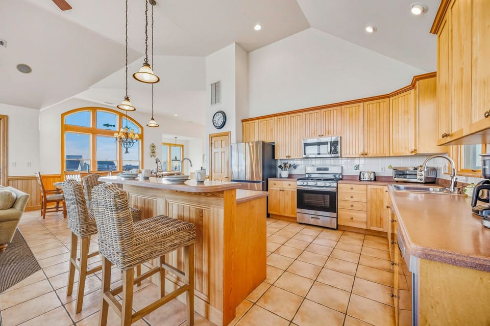 Surf or Sound Realty - 270 - Seagate Station - Kitchen -1