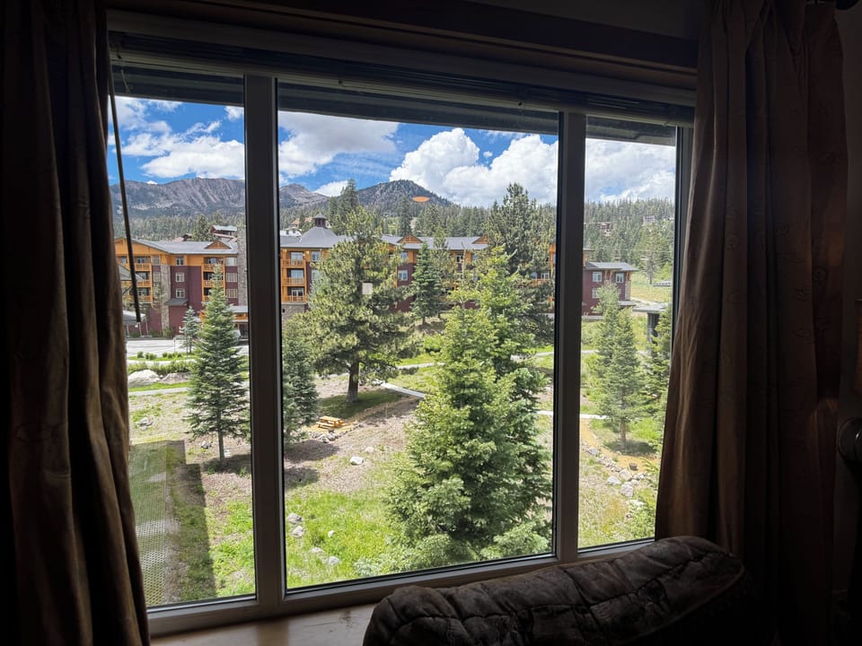 Top-floor mountain and Juniper Springs views from the living room