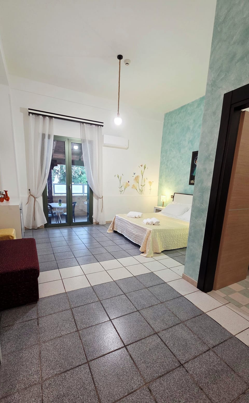 Standard Double Room, Sea View | Minibar, desk, laptop workspace, soundproofing