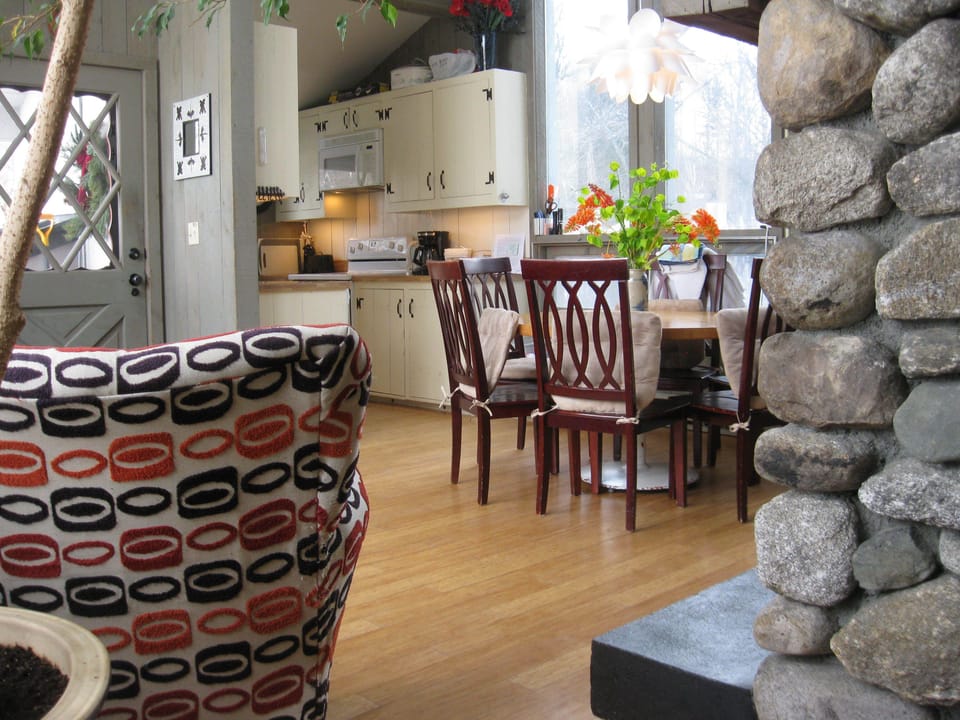 Welcoming entry w/ high ceilings bring in lots of natural light and views