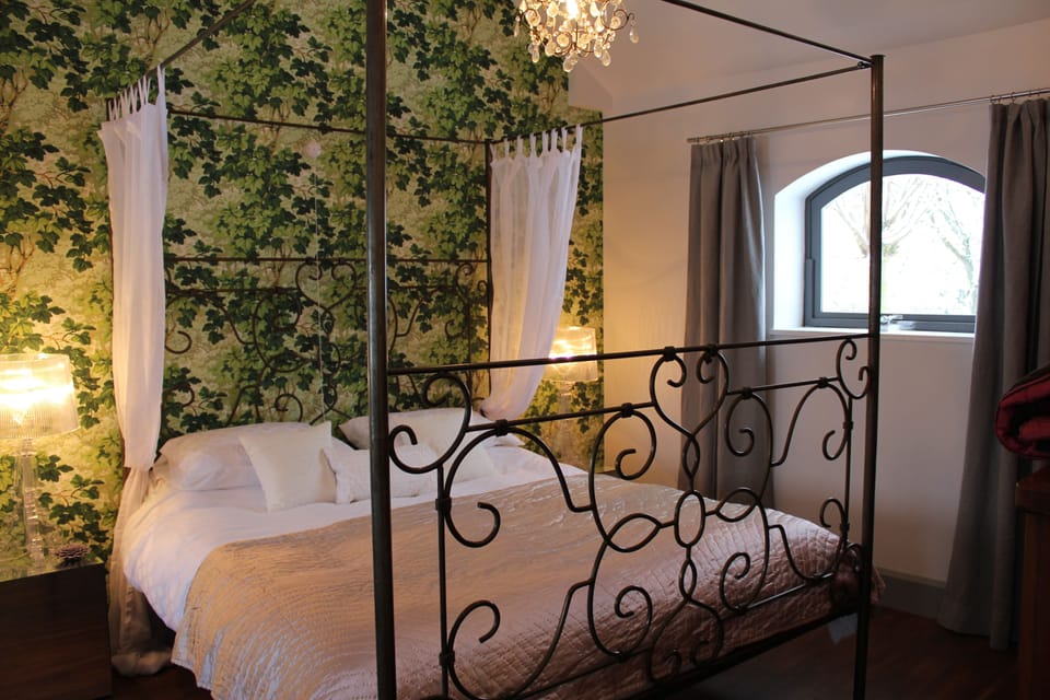 Design Room, 1 King Bed, Non Smoking, Courtyard View | Premium bedding, down comforters, individually decorated