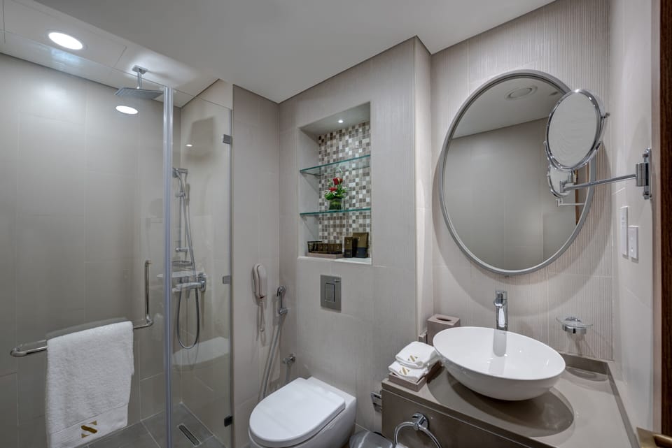 Rainfall showerhead, free toiletries, hair dryer, slippers