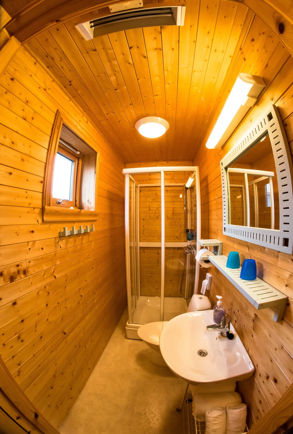 Comfort Studio, 1 Double Bed, Non Smoking, Harbor View | Bathroom | Hair dryer, slippers, towels