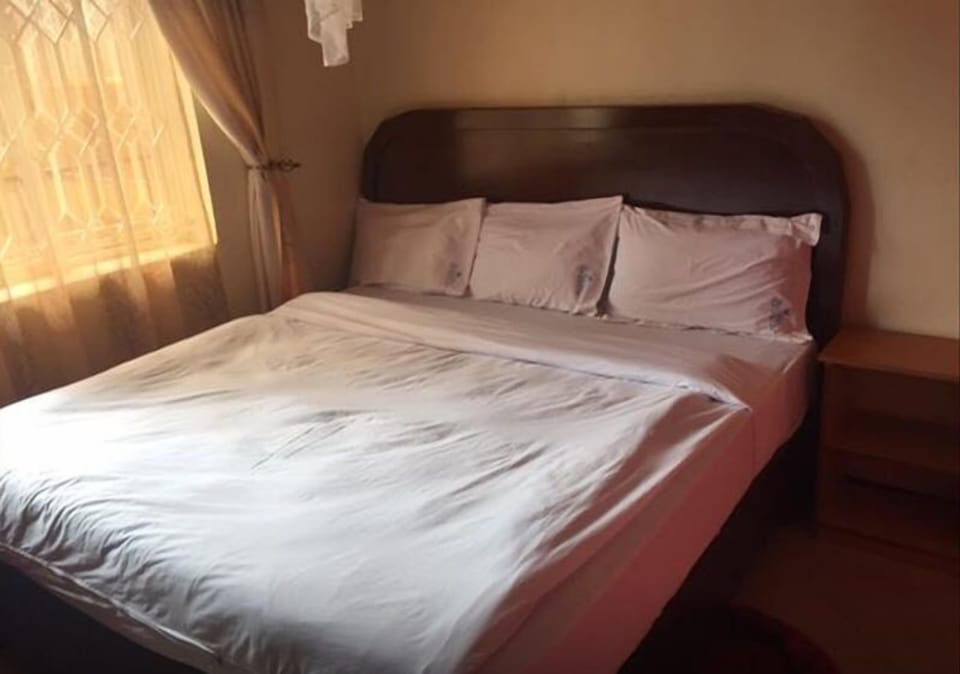 Deluxe Double Room, Non Smoking | Free WiFi, bed sheets