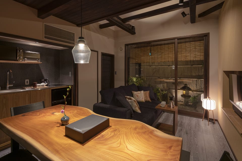 Private Vacation Home | Living area | Flat-screen TV