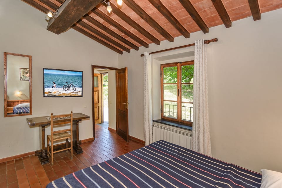 1 bedroom, in-room safe, individually decorated, desk