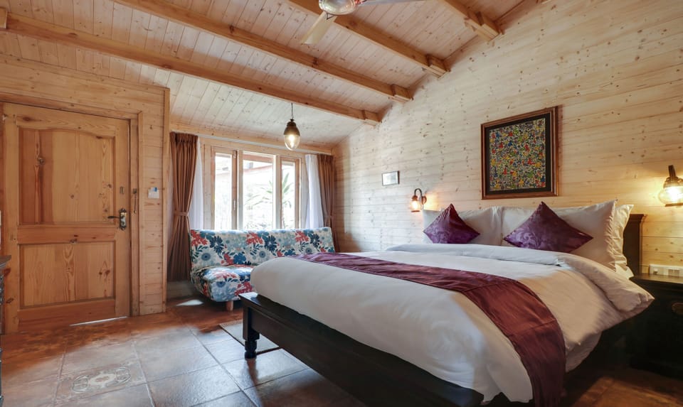 Deluxe Room, City View | Iron/ironing board, rollaway beds, free WiFi, bed sheets