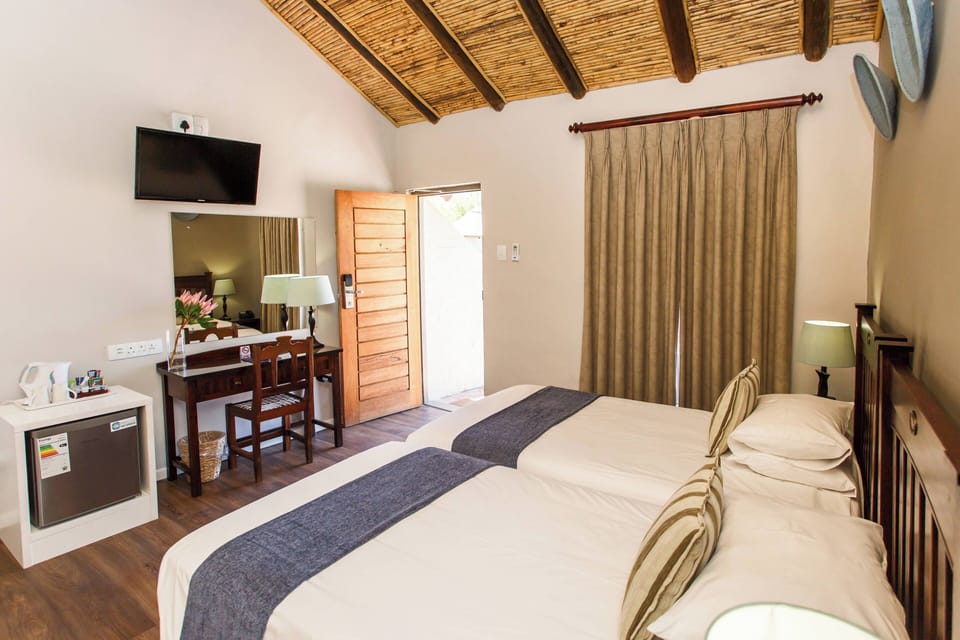 Room, 2 Twin Beds, Garden View | 1 bedroom, premium bedding, minibar, in-room safe