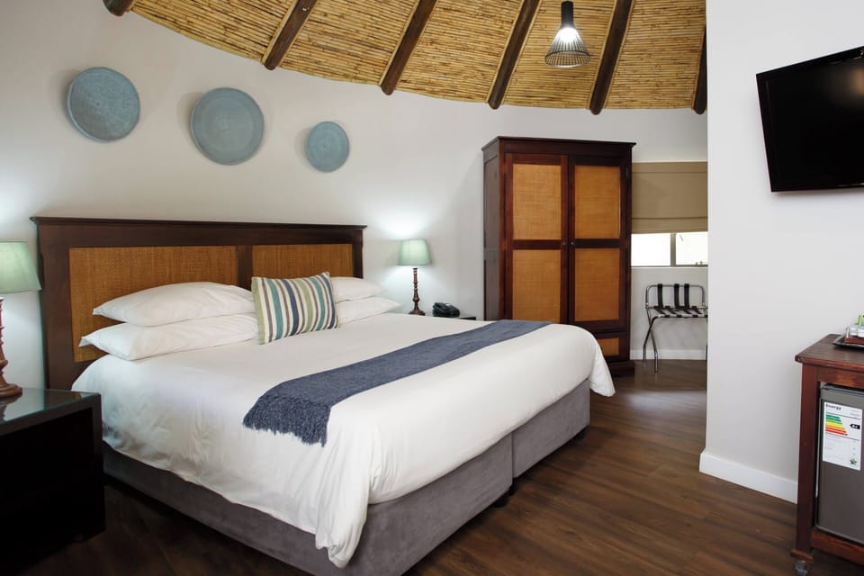 1 bedroom, premium bedding, minibar, in-room safe