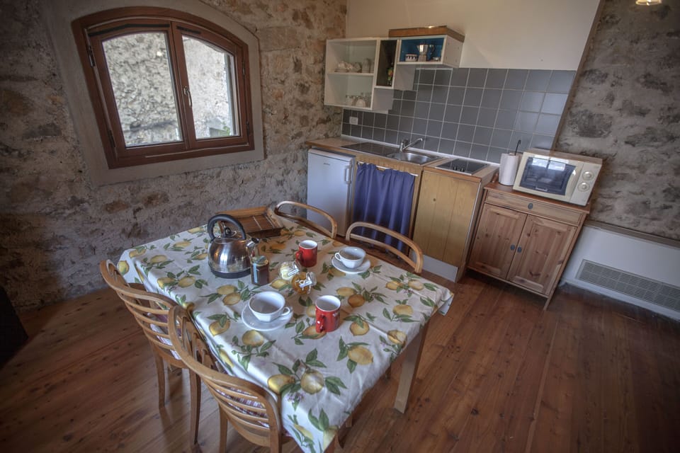 Studio (Bergamotto) | Private kitchenette
