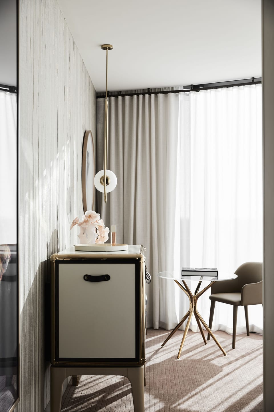 Deluxe Suite, 1 King Bed | Premium bedding, minibar, in-room safe, laptop workspace