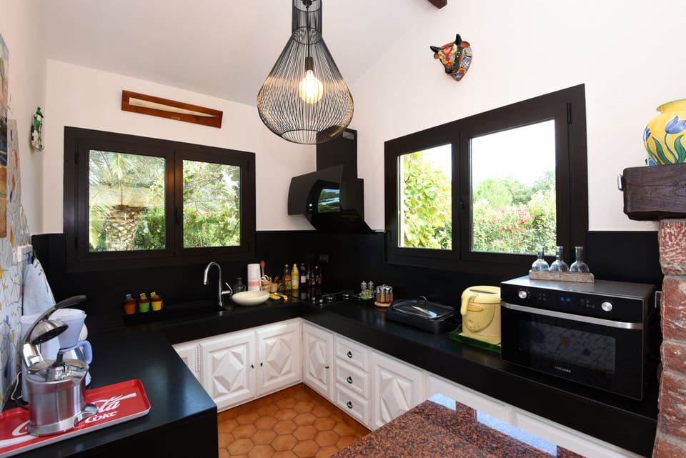 Fridge, microwave, stovetop