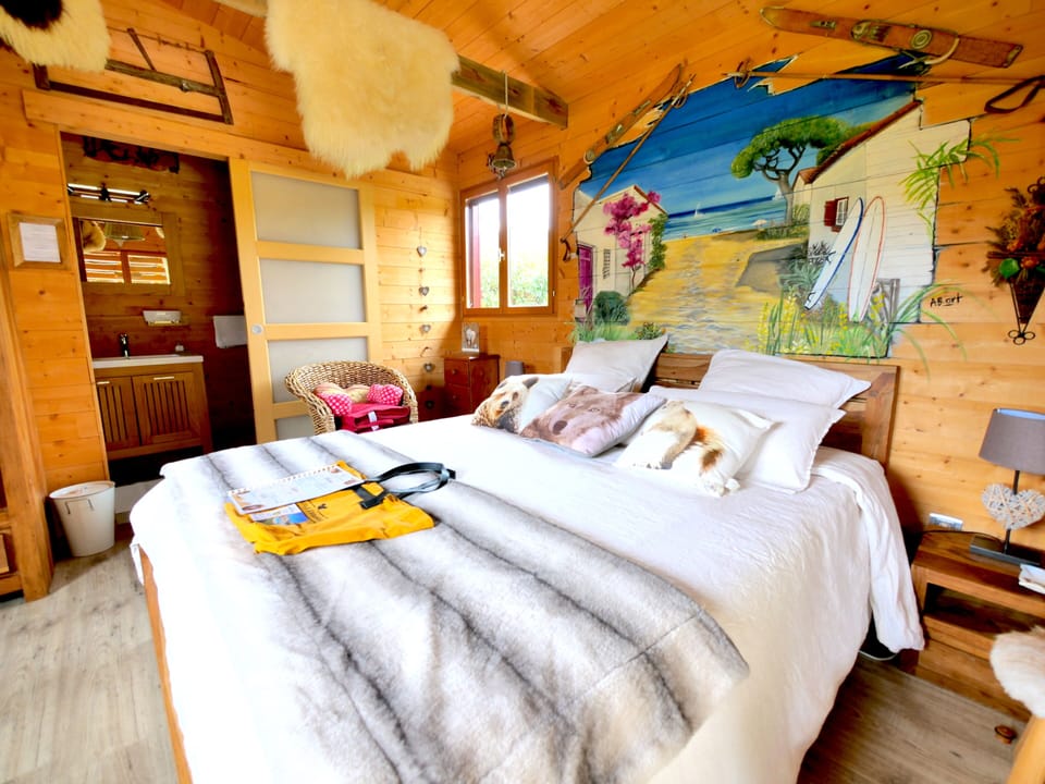 Le Racou | In-room safe, individually decorated, individually furnished, desk