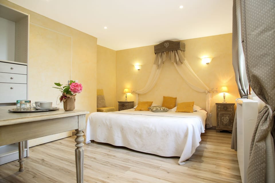 Double Room (Isis) | Premium bedding, iron/ironing board (on request), individually decorated