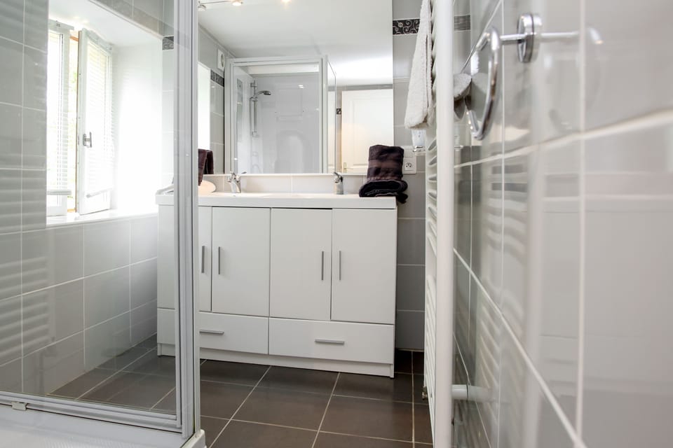 Quadruple Room (Esperanza) | Bathroom | Toilet paper