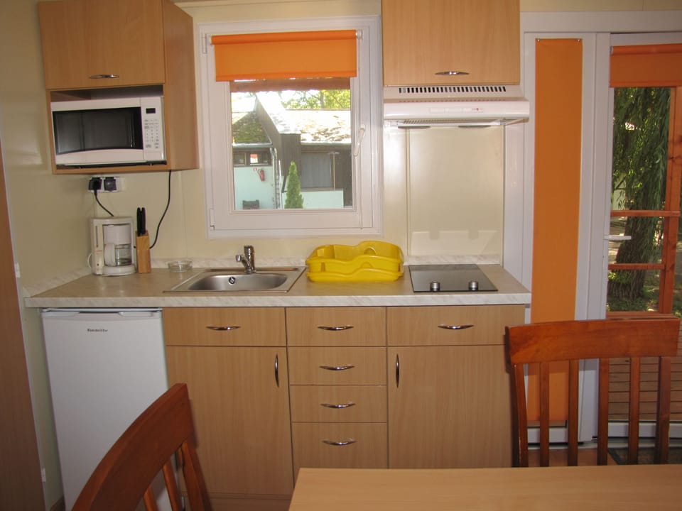 Standard Mobile Home | Private kitchen | Fridge, microwave, stovetop, coffee/tea maker