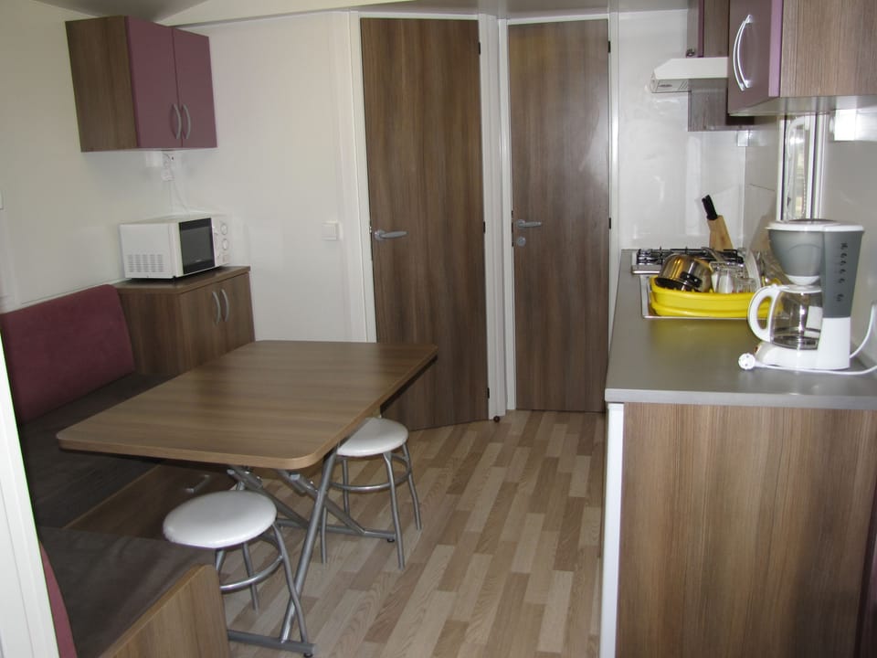 Standard Mobile Home | WiFi, bed sheets