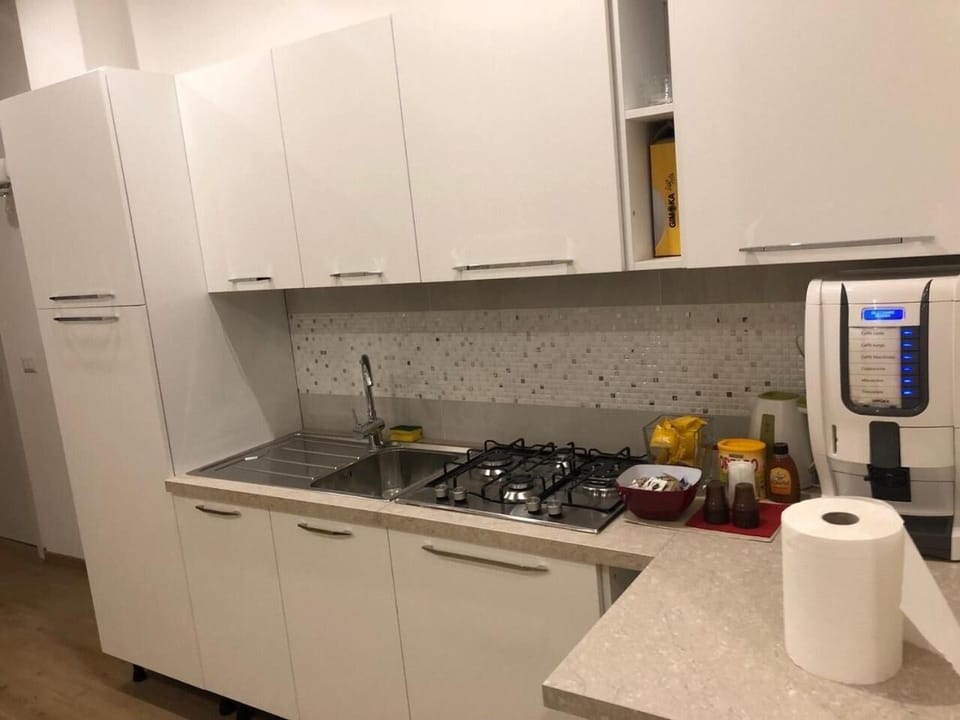 Electric kettle, cookware/dishes/utensils