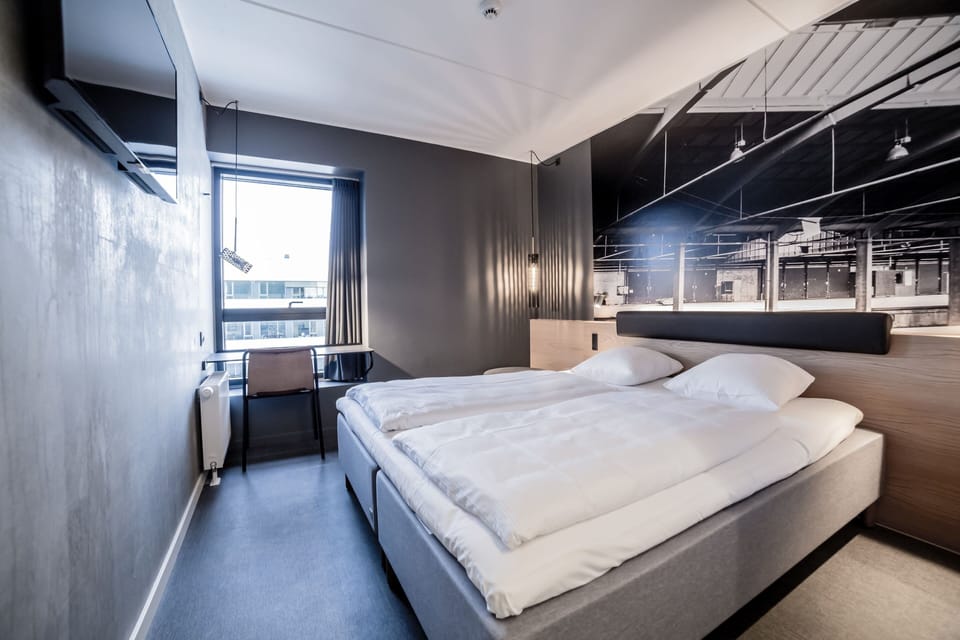 Standard Double Room, 1 King Bed | Hypo-allergenic bedding, laptop workspace, blackout drapes