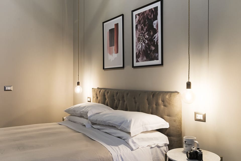 Deluxe Room | Minibar, in-room safe, desk, soundproofing