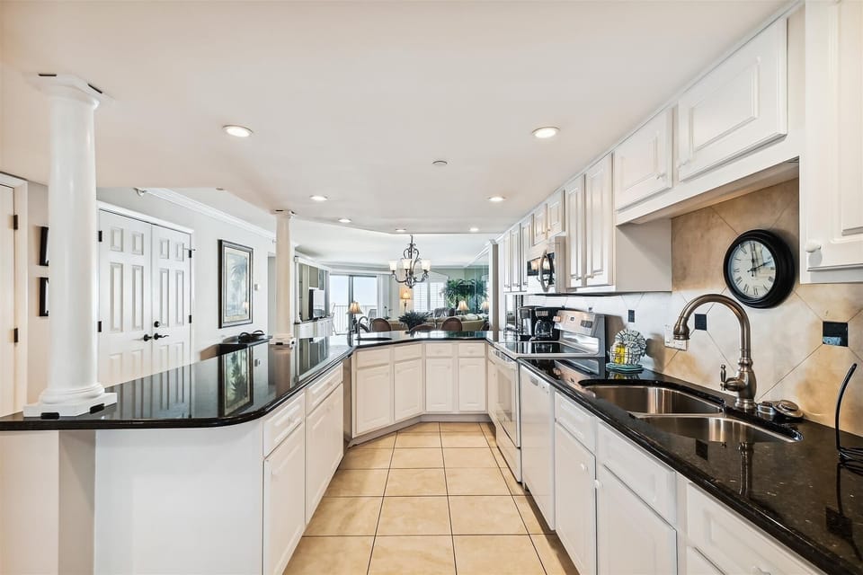 Condo, 2 Bedrooms | Private kitchen | Fridge, microwave, oven, dishwasher