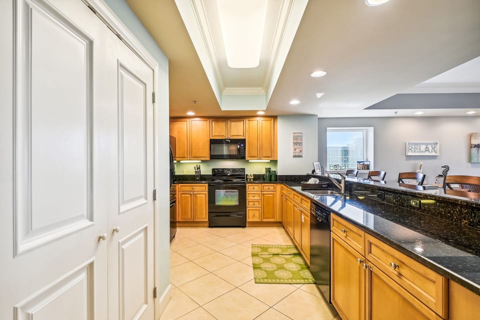 Condo, 3 Bedrooms | Private kitchen | Fridge, microwave, oven, dishwasher