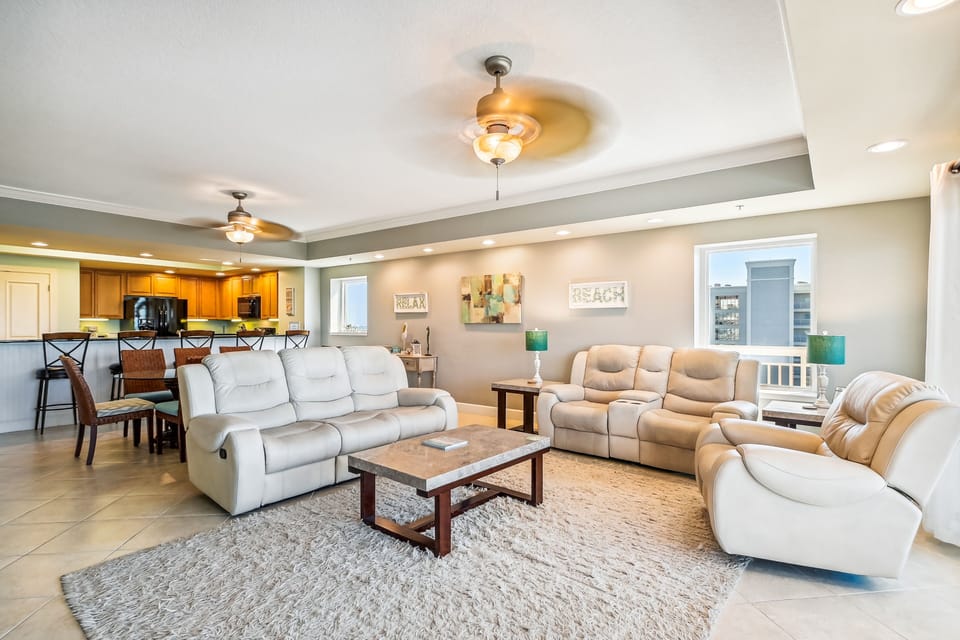 Condo, 3 Bedrooms | Living area | 30-inch TV with cable channels