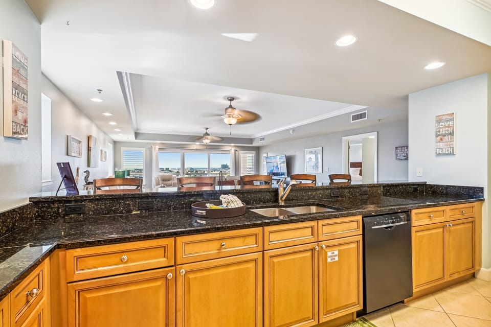 Condo, 3 Bedrooms | Private kitchen | Fridge, microwave, oven, dishwasher