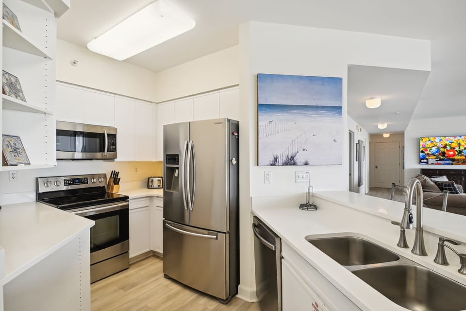 Condo, 3 Bedrooms | Private kitchen | Coffee/tea maker, fridge, oven, toaster