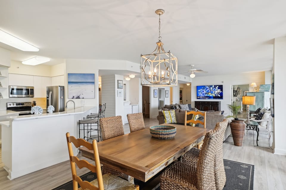 Condo, 3 Bedrooms | Dining
