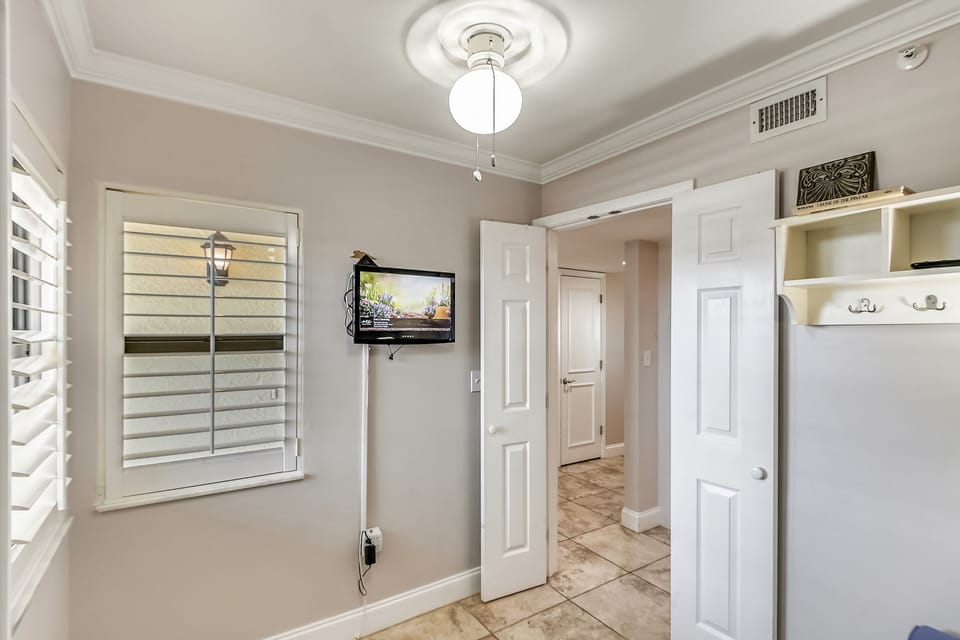 Condo, 2 Bedrooms | Interior