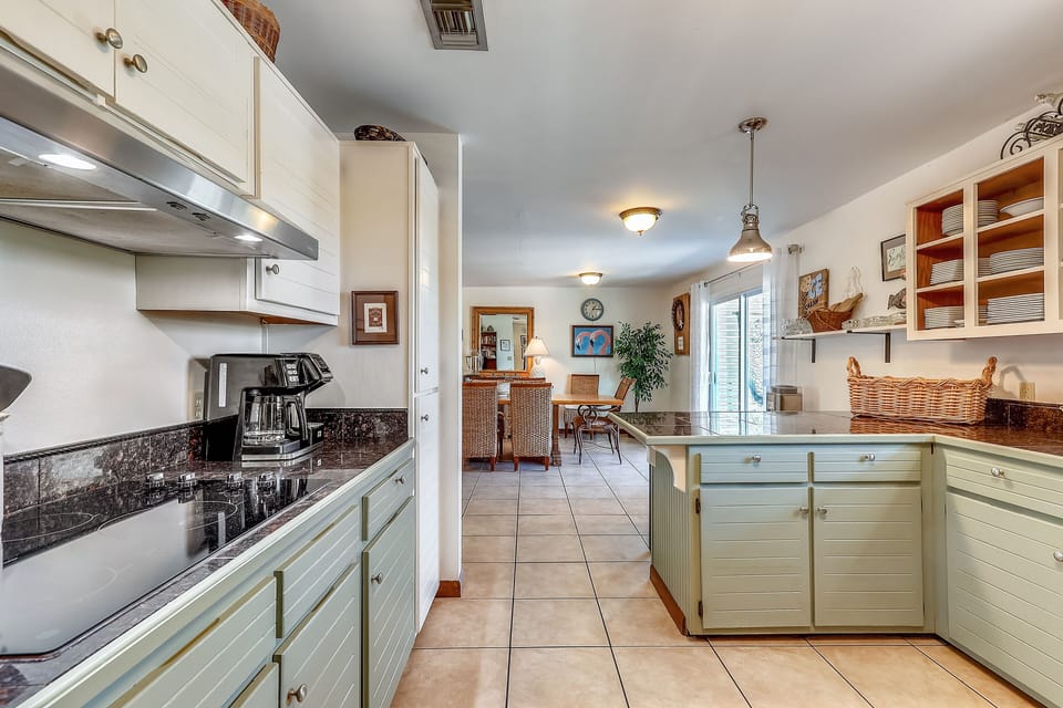 House, 5 Bedrooms | Private kitchen | Coffee/tea maker, fridge, oven, toaster