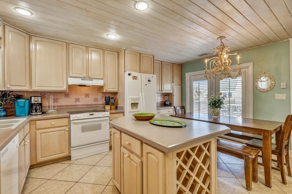 Villa, 3 Bedrooms | Private kitchen | Fridge, microwave, oven, dishwasher