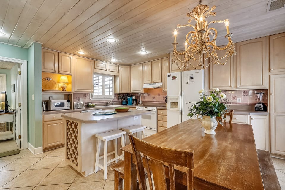 Villa, 3 Bedrooms | Private kitchen | Fridge, microwave, oven, dishwasher