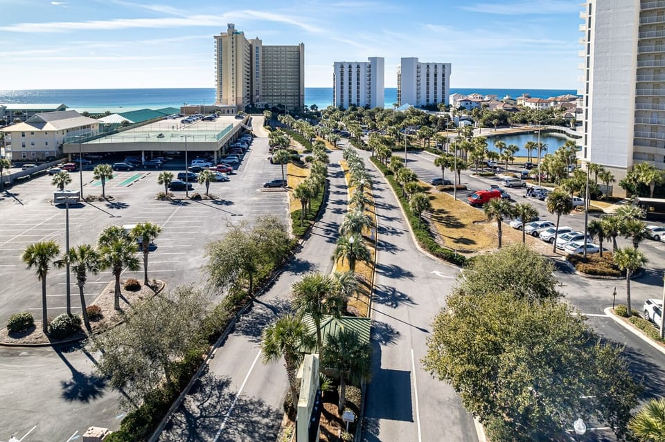 Condo, 1 Bedroom | Property grounds