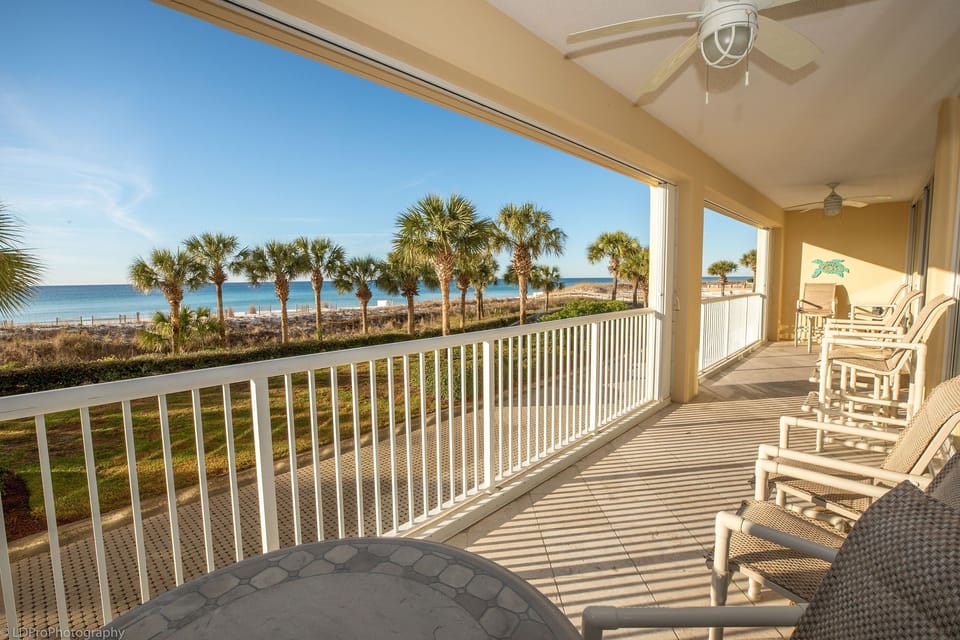 Condo, 3 Bedrooms | Property grounds