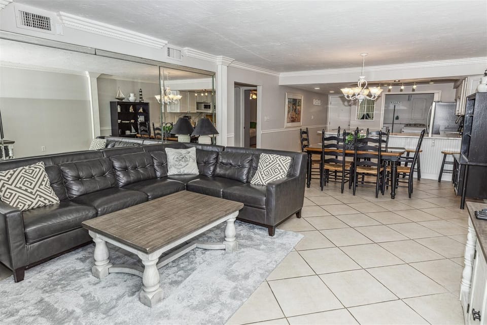 Condo, 2 Bedrooms | Living area | Smart TV