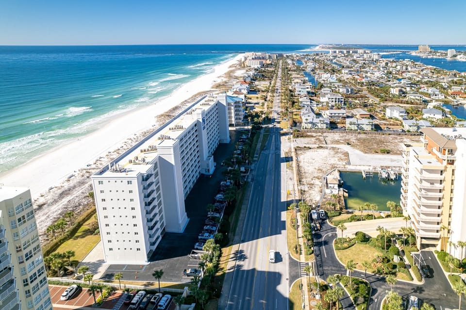 Condo, 3 Bedrooms | Aerial view