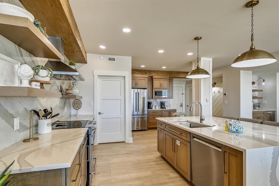 Condo, 3 Bedrooms | Private kitchen | Coffee/tea maker, fridge, oven, toaster