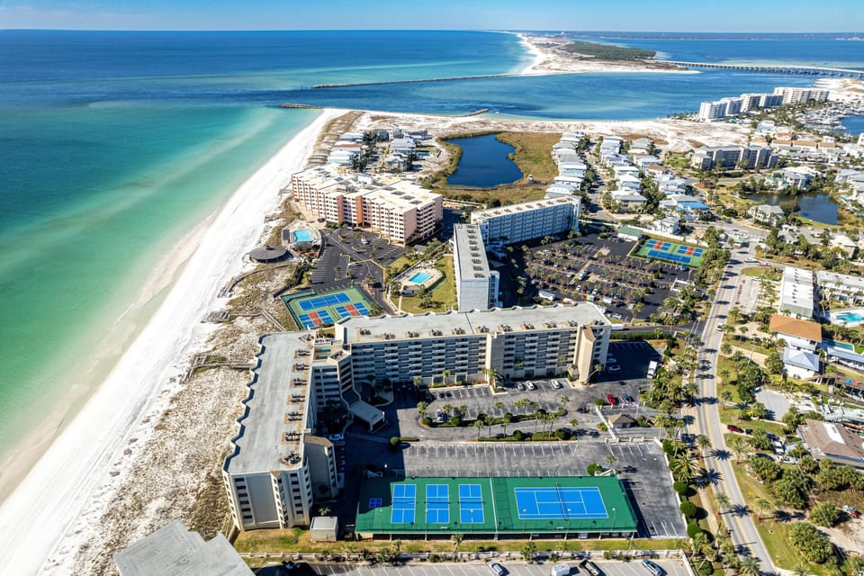 Condo, 2 Bedrooms | Exterior