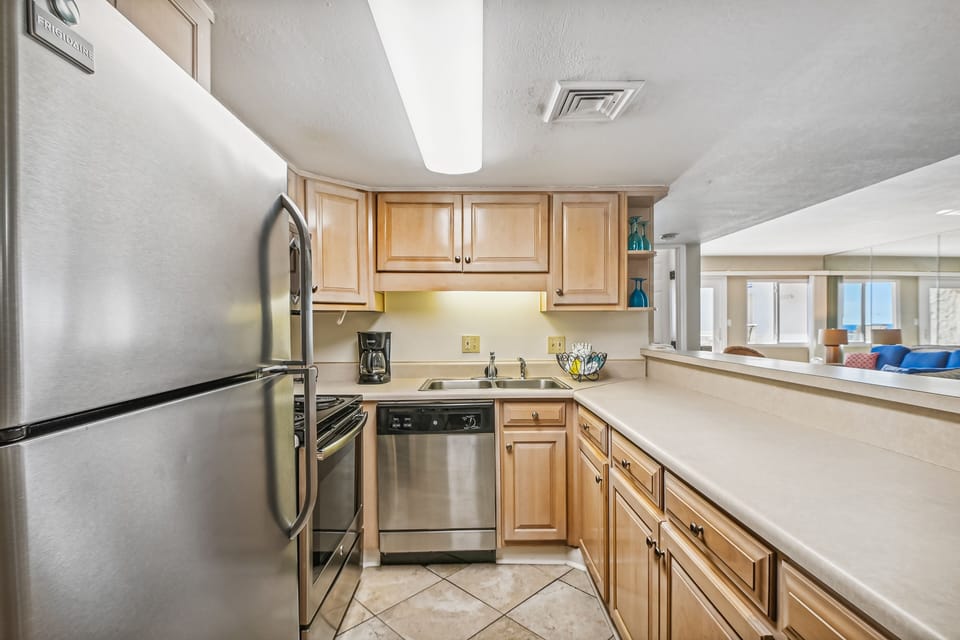 Condo, 2 Bedrooms | Private kitchen | Coffee/tea maker, fridge, microwave, oven