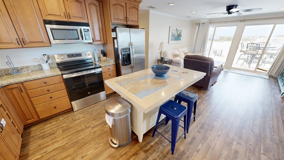 Condo, 1 Bedroom | Private kitchen | Fridge, microwave, oven, dishwasher