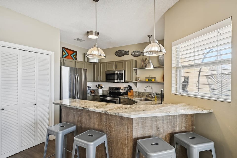 Condo, 2 Bedrooms | Private kitchen | Fridge, microwave, oven, dishwasher