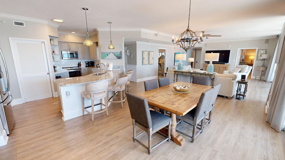 Condo, 3 Bedrooms | Dining
