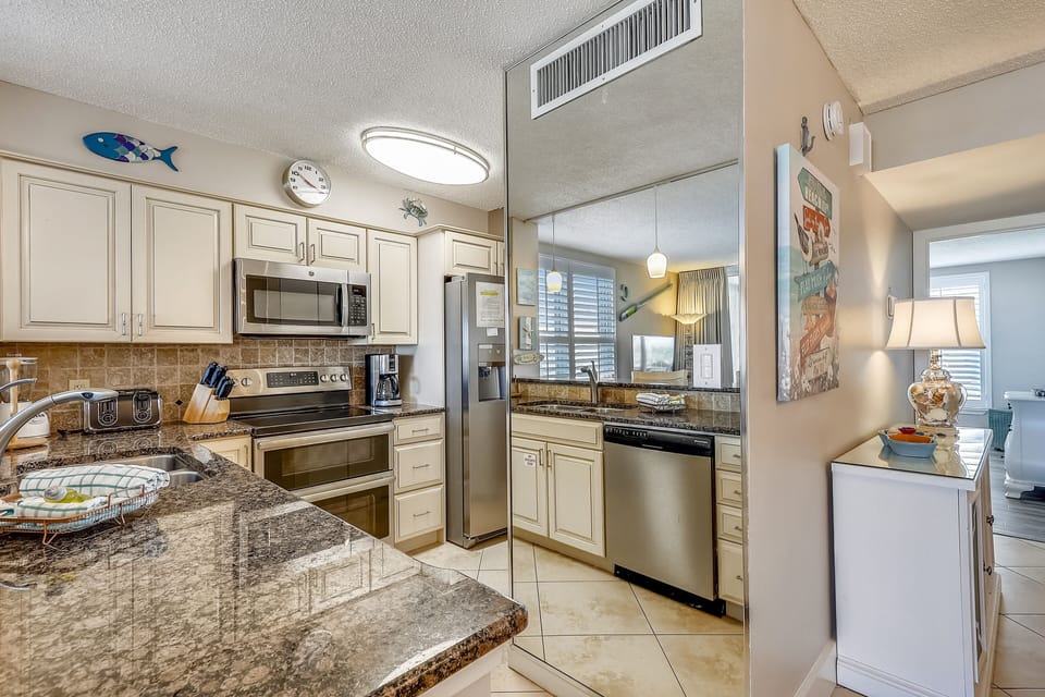 Condo, 2 Bedrooms | Private kitchen | Fridge, microwave, oven, dishwasher