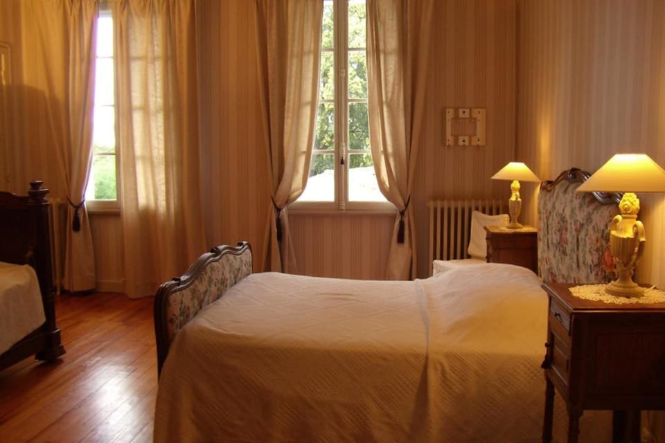 Grand Double Room, 1 Double Bed with Sofa bed, Non Smoking, Garden View | Individually decorated, free cribs/infant beds, free WiFi, bed sheets