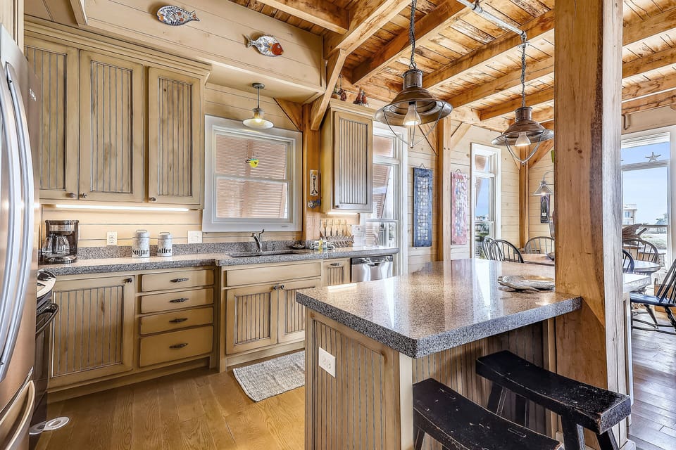 House, 4 Bedrooms | Private kitchen | Fridge, microwave, oven, dishwasher